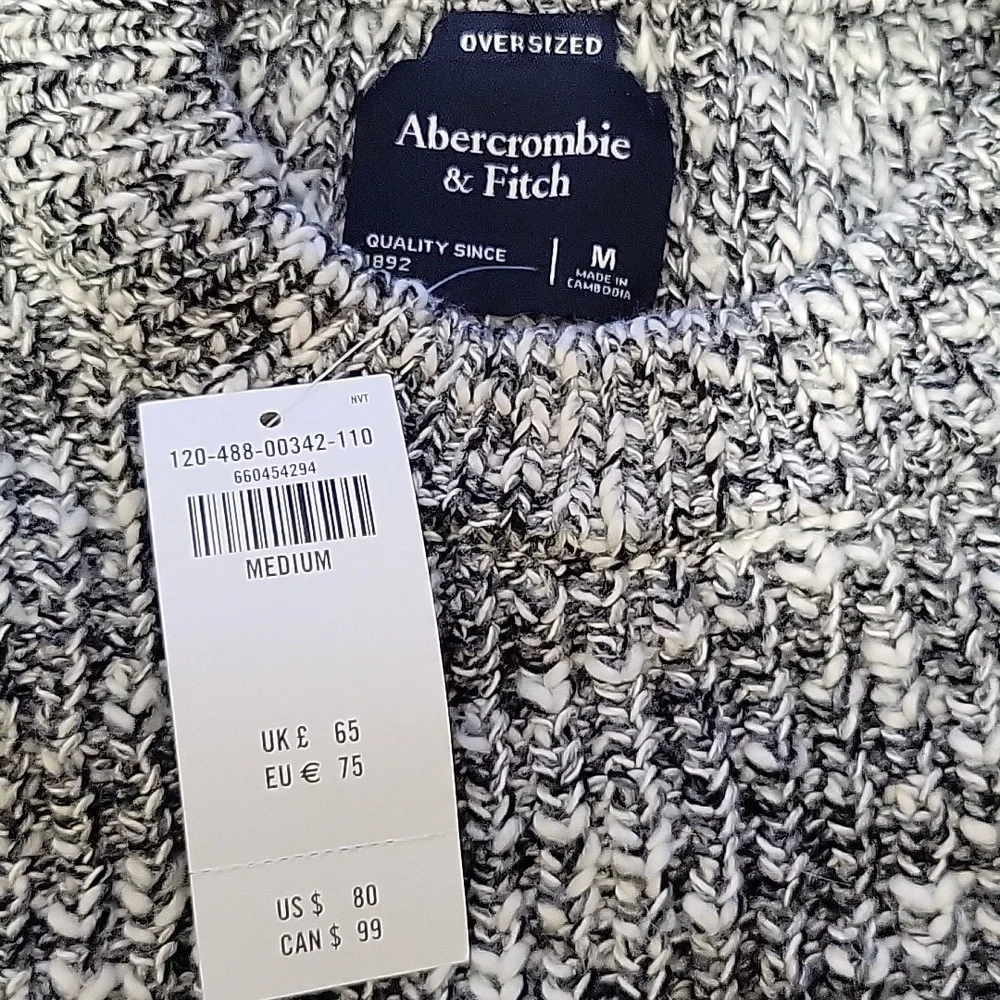 Abercrombie & Fitch | Oversized Black & White Marled Sweater - Picture 6 of 7
